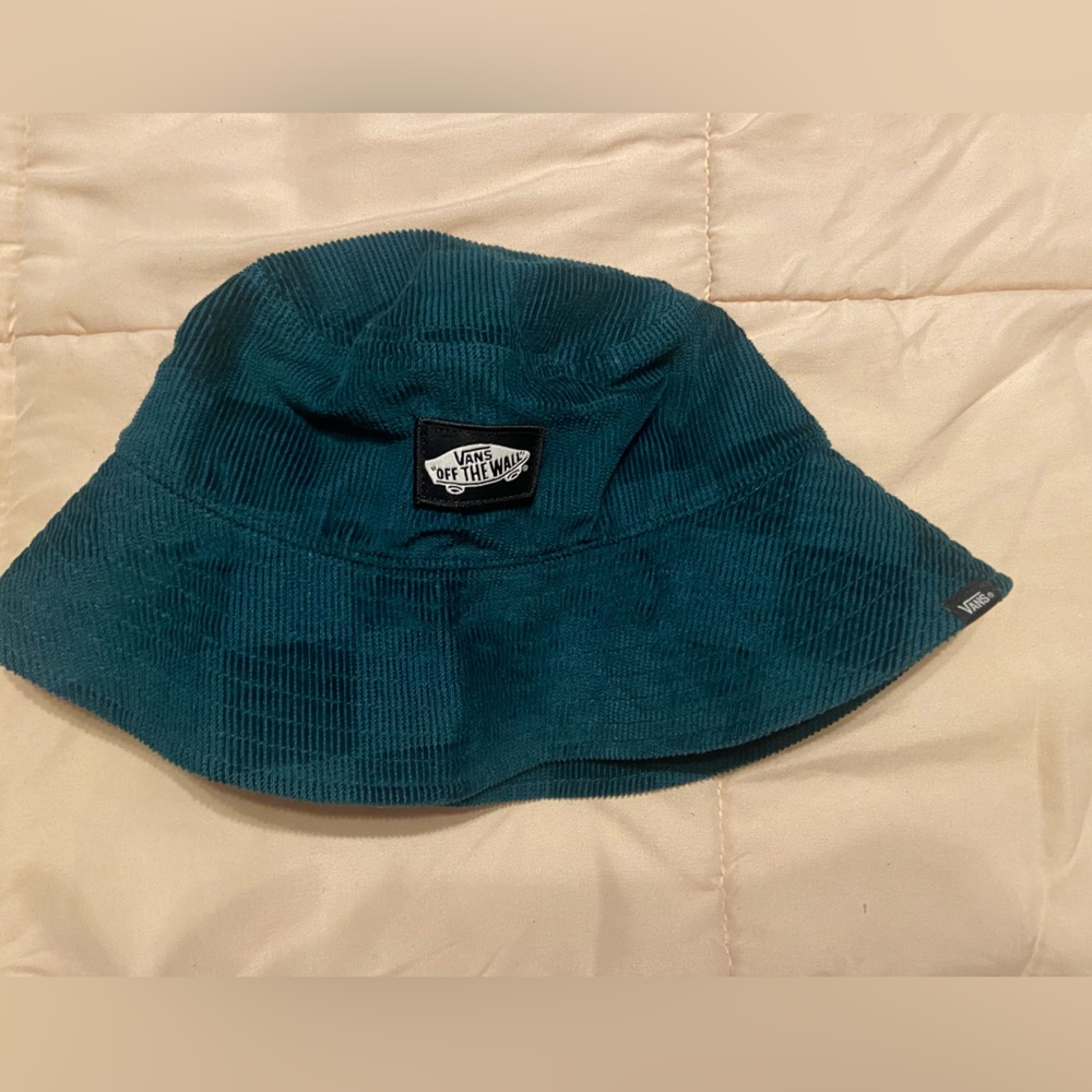 Vans bucket bay. Never work